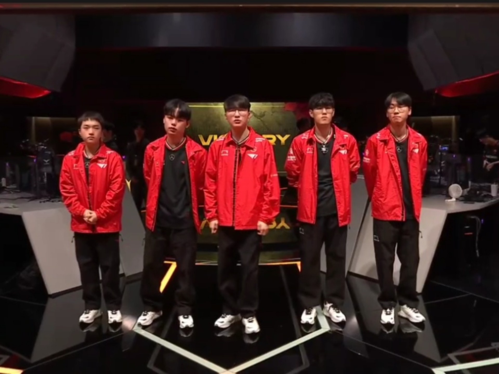 T1碾压C9,Oner团战一打五宿敌对决入围赛,点燃全场激情 T1碾压C9,Oner团战一打五宿敌对决入围赛,点燃全场激情