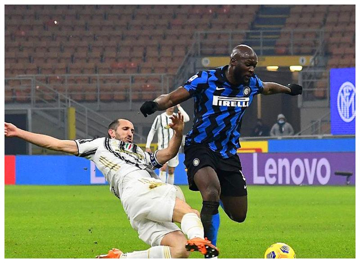 开云体育官网-EG碾压SHR，Knight线上压制力十足宿敌对决淘汰赛，让粉丝疯狂欢呼