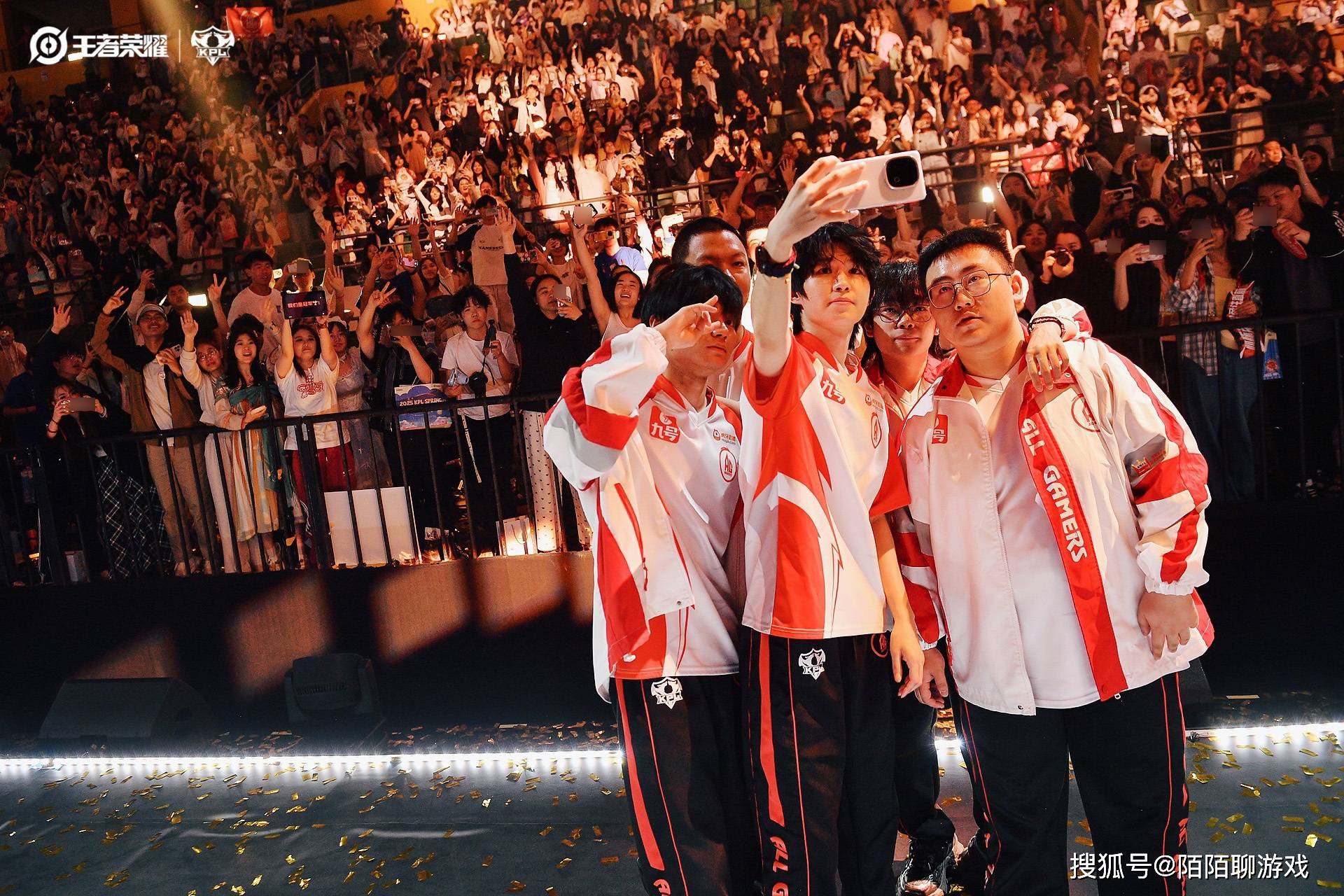 开云体育下载-C9力克WBG，Jankos单局斩获MVP宿敌对决半决赛，点燃全场激情