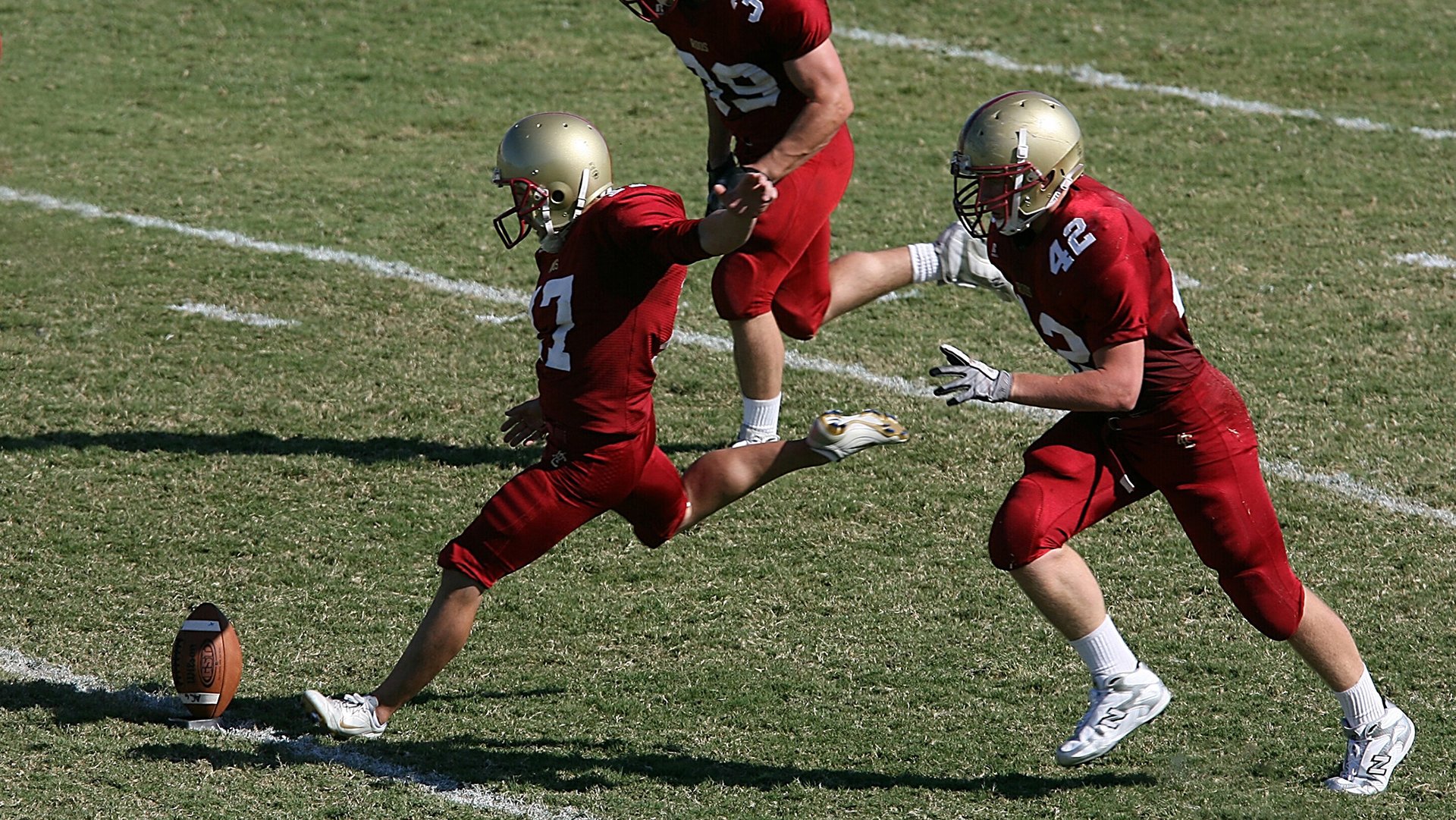 球王攻防统治!梅西妙笔生花,阿尔及利亚铁壁压制加拿大
