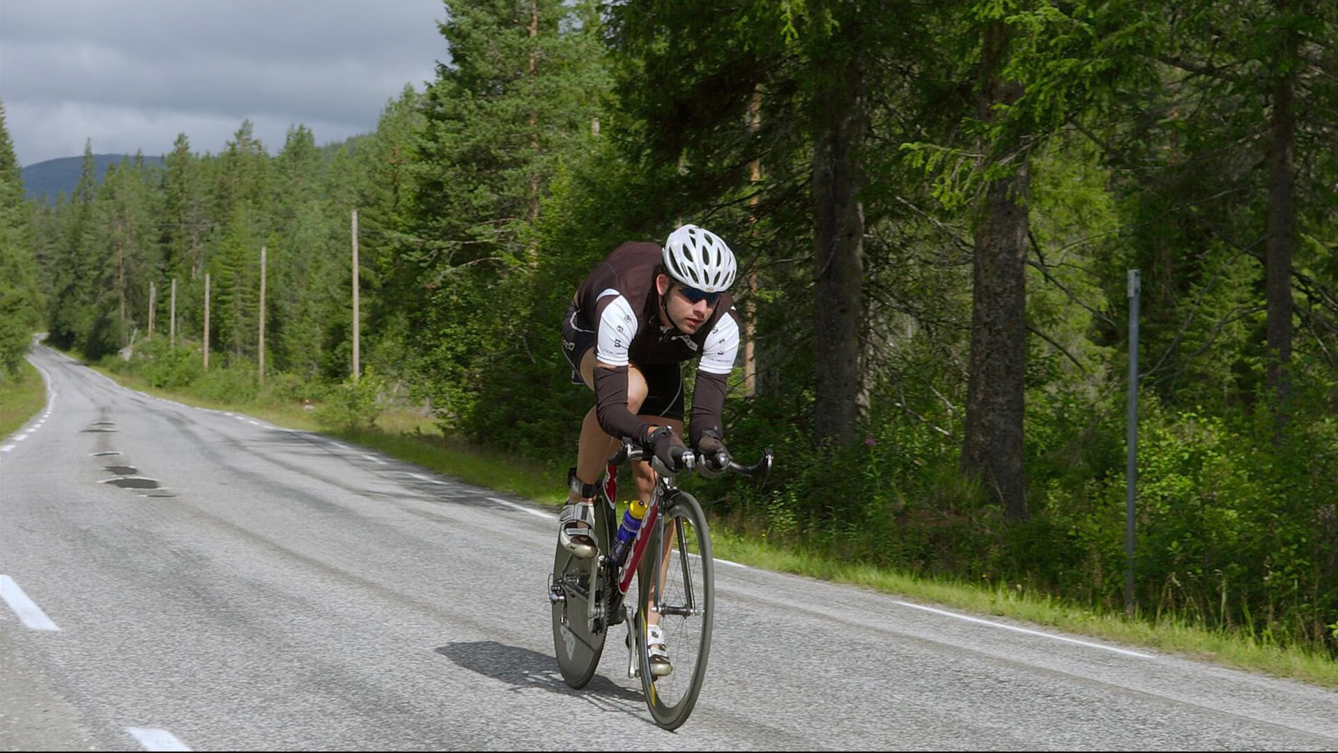 墨意绿茵引爆全球!35岁苏亚雷斯逆天绝杀,这一刻他让罗马神话黯然失色